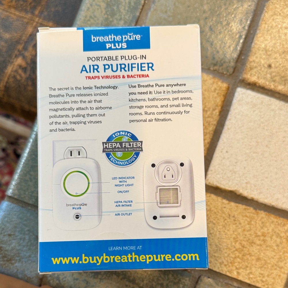 NEW breathe pure PLUS Portable Plug-In Air Purifier - White - Picture 2 of 5